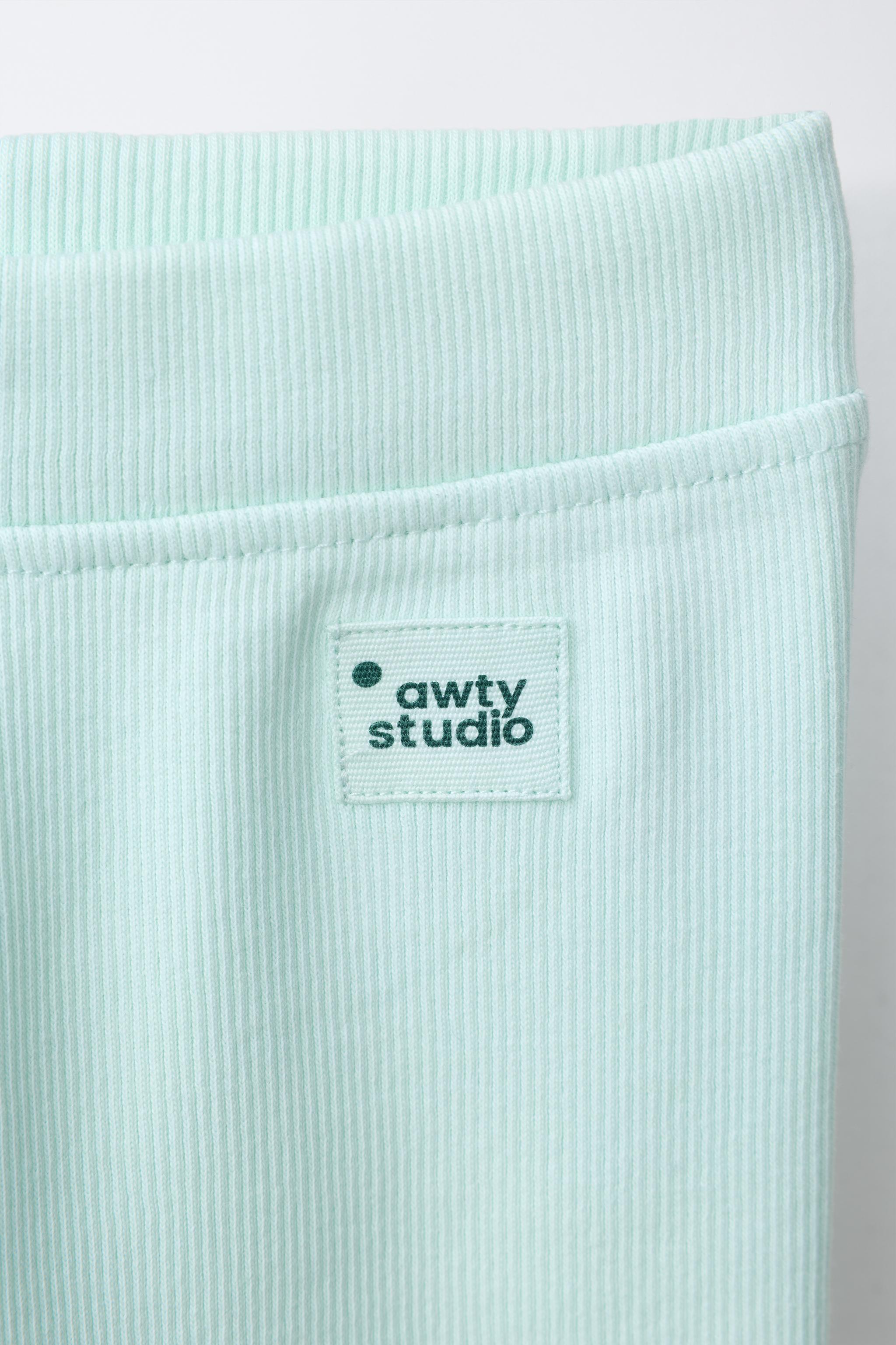 RIBBED LEGGINGS WITH LABEL